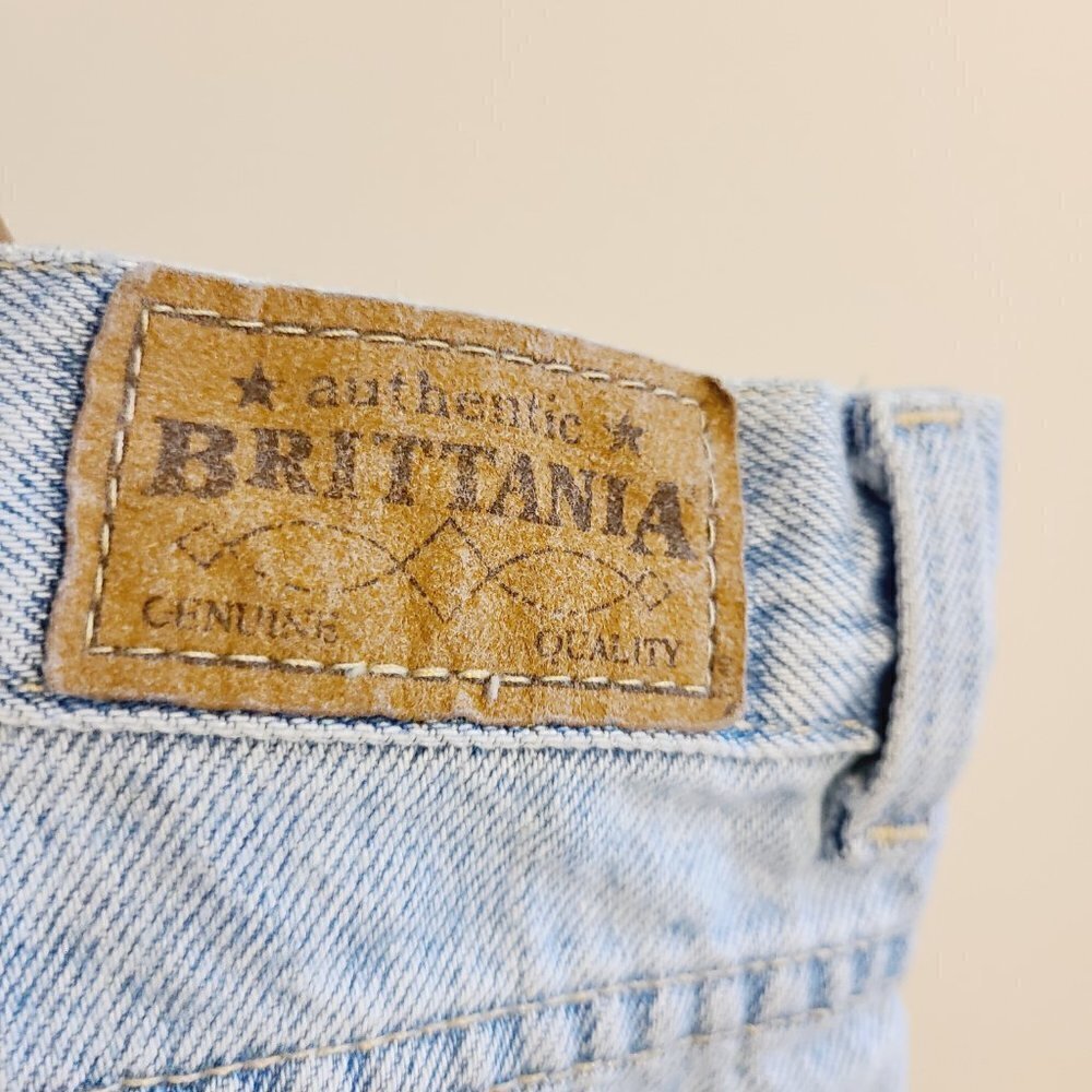Brittania | Women's Vintage High Waist Light Wash Jeans (Size 18 Average) - Picture 11 of 14